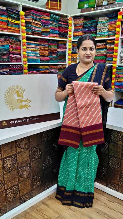 Heritage Rani Sungudi Cotton Cross Bandini With Doubleside Rudraksha Border-Contrast