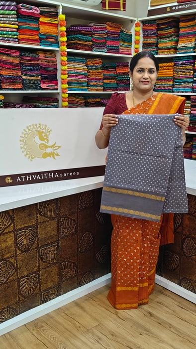 Rani Sungudi Cotton Saree With Oneside Rudraksha Border-Polka Dot Self