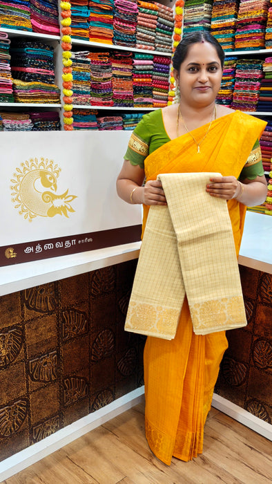 Sungudi Cotton Zari Checks Saree – Handcrafted Elegance from Madurai -Off White
